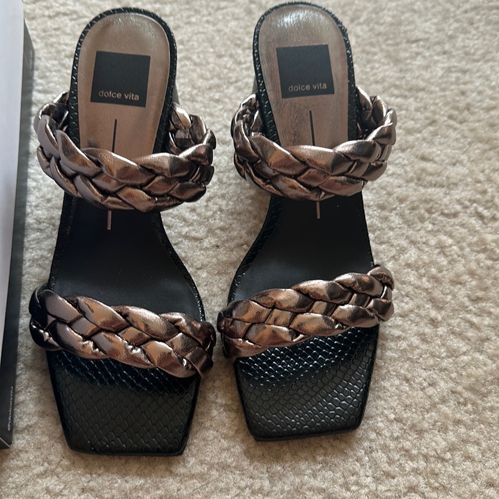 Dolce Vita Black Embossed Stella / Pascoe size 7.5. New in box!